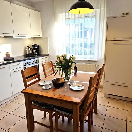 Apartment Gaestehaus Kuehn Eg Links N2 *